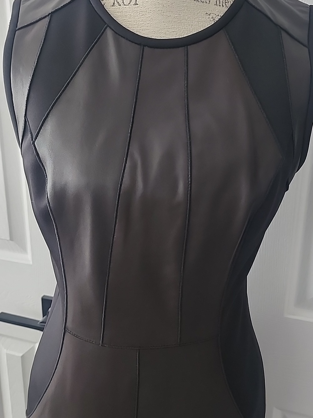 ETCETERA STRETCH REAL LEATHER PANELED & SCUBA FABRIC PENCIL SHEATH DRESS NWOT 6 - Picture 6 of 14